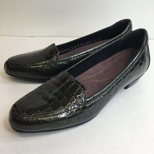 Clarks Timeless Gray Crocodile Leather Loafers Size 7.5 M